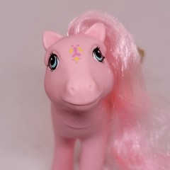 VTG 1986 My Little Pony G1 Flutter Pony HONEYSUCKLE w/ Wings, Ribbon, Comb *READ