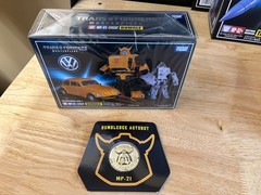 Transformers Masterpiece Bumblebee MP-21 MISB AUTHENTIC w/coin, mask, and wrap