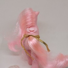 VTG 1986 My Little Pony G1 Flutter Pony HONEYSUCKLE w/ Wings, Ribbon, Comb *READ