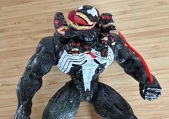 Vintage 1996 Toy Biz Marvel Spider-Man “Venom The Madness” Action Figure Toy