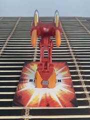 Bakugan Beamblitzer Red Gold Battle Gear Gundalian Invaders DNA 120G Figure Toy