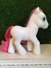 🌈 Hasbro My Little Pony Cute Curtsey With Bird 2005 G3 MLP Clean 🧼 & Cute