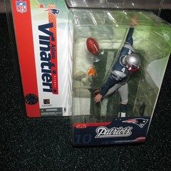 McFarlane 2004 Adam Vinatieri New England Patriots NFL series 10 (rookie piece)