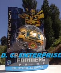 TOMY HASBRO TRANSFORMERS PRIME DELUX BUMBLEBEE FIRST EDITION SCOUT NIB CHINA2011