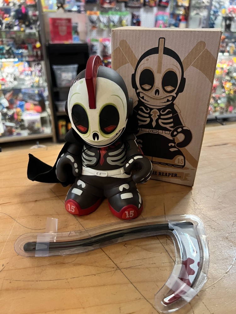 KIDROBOT KIDREAPER 15 MASCOT 7″ DESIGNER VINYL TOY ANDREW BELL 2007 WITH BOX
