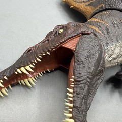 Mattel Jurassic World Extreme Chompin Spinosaurus Action Figure Brown HBX48