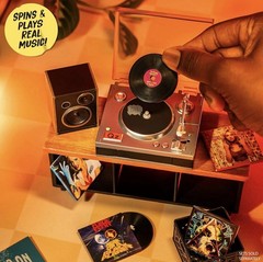 MGA’s Miniverse Real Music Record Player Mini Collectibles Mini Playable Record