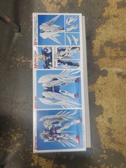 Bandai Master Grade Wing Gundam Zero Mobile Suit XXXG-00W0 Figure