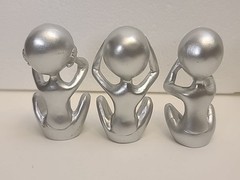 Nemesis Now Three Wise Aliens Figures 3 PIECES/ALIEN SET