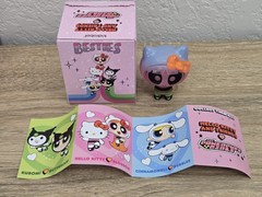 RARE Hello Kitty x Powerpuff Girls Besties BLOSSOM as HELLO KITTY Vinyl CHASE