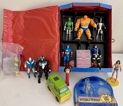 🔥 Marvel Super Heroes 1991 Tara Toys Case Lot with Figures 🔥