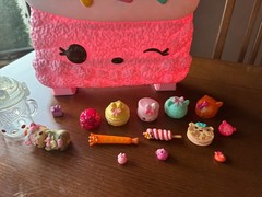 Num Noms Collector Cake Case with Accessories
