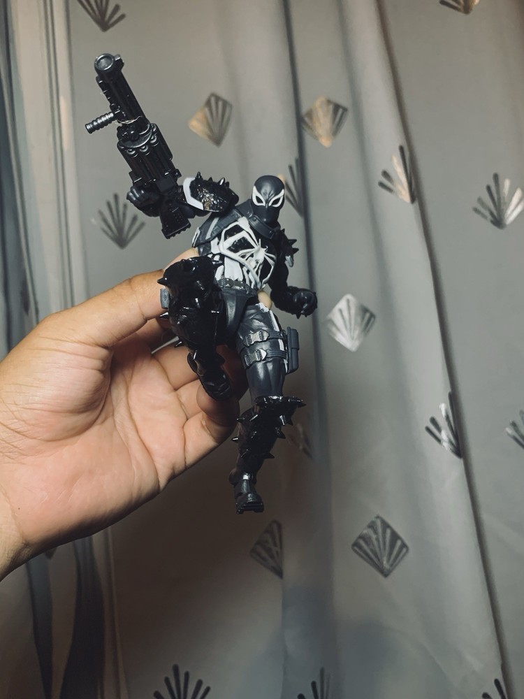 Marvel Figures Lot ( READDDDDD)