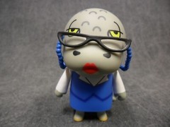 Kidrobot Aggretsuko NEW * Tsubone * Blind Box Komodo Dragon Vinyl Figure Anime