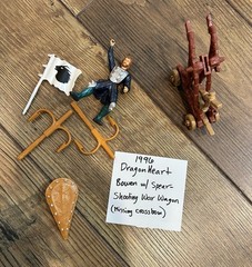 Lot of 30 Hasbro Dragon Heart Toy Figurines & Accessories 1996 Bowen Kara Hewe +