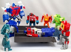 Small Scale MFT Auto Vehicle Deformable Robot Team Figure Boy Kids Toy Car Gift