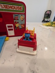 Vintage 1983 Sesame Street Firehouse Playset Fire Truck Figure Ramp