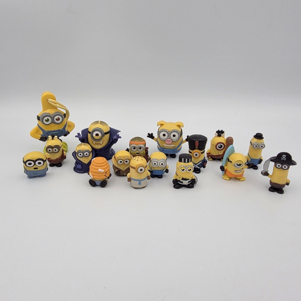 17 Despicable Me Minions Mixed Lot Set Mini Figures Plastic Rubber Yellow Blue