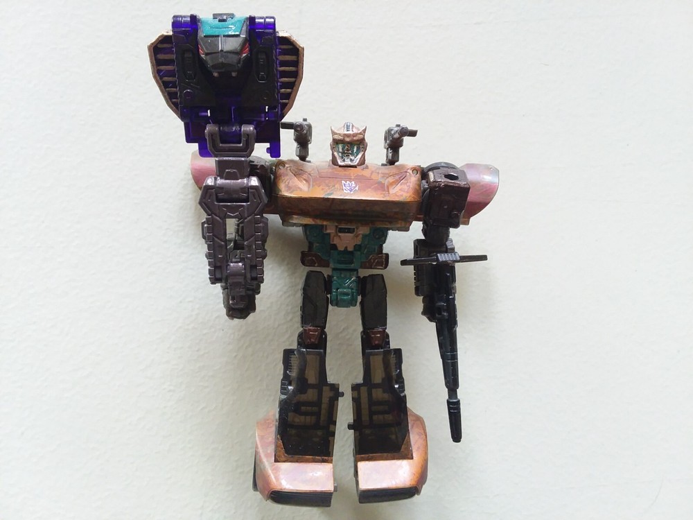 Transformers Custom Quickstrike Netflix Sparkless Bot With Gun & Slitherfang