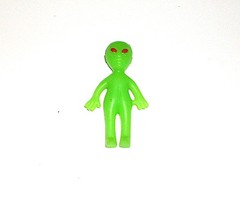 4 Aliens Glow in the Dark Alien Figure Miniature Toy Party Favors FREE SHIPPING