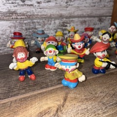 Vintage 1981 Mego Corp Clown Around PVC Figures 2″ Bundle Lot Of 25 w/ 10 Cards