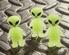 Miniature Glow in the Dark Alien Figure – Set of 3 – Extraterrestrial Beings UFO