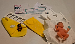 Zuru 5 Surprise My Mini Baby Yellow Cradle Bear & Blanket Series 1 NEW