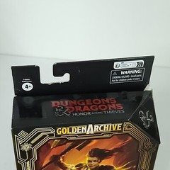 Hasbro Dungeons & Dragons Honor Among Thieves Golden Archive Holga Card Ripped