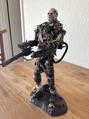 Hot Toys Terminator Salvation MMS 104 T-600 Terminator Rubber Skin Edition 1/6