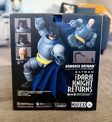 RARE MAFEX No. 146 The Dark Knight Returns ARMORED BATMAN -NIB FREE SHIP US SELL