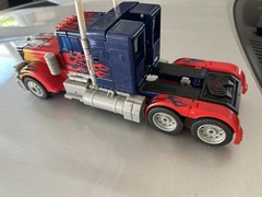 2007 Leader Class Optimus Prime Incomplete (no gun). Everything works!
