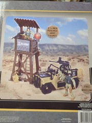 Factory Sealed Army Observation Tower Military Playset with Jeep action Figures