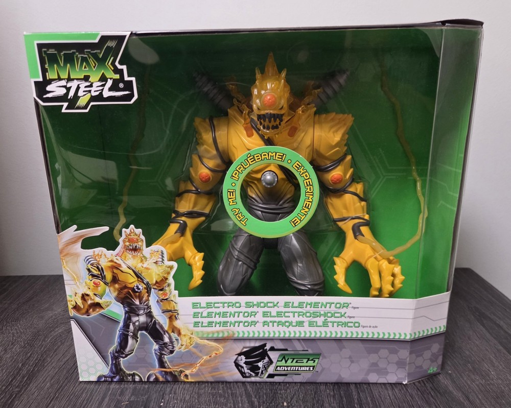 2011 RARE Max Steel Elementor Electro Shock Mattel W8368 Collectible