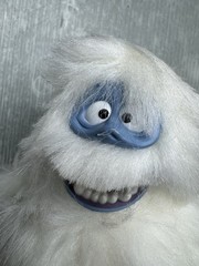 vintage BUMBLE ABOMINABLE SNOW MONSTER Playing Mantis 8″ FIGURE Rudolph