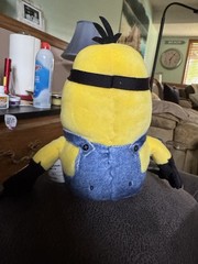 Illumination’s Minions: The Rise of Gru Small Tactile Plush KEVIN Squeeze Me! 9″