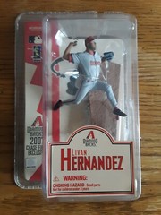 MLB (LIVAN HERNANDEZ) McFarlane’s Sports Picks DEBUT 2007 DIAMOND BACKS RARE