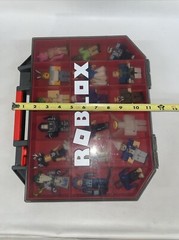 Roblox & Minecraft Mixed Lot of 20 Figures in Carrying Case – No Codes