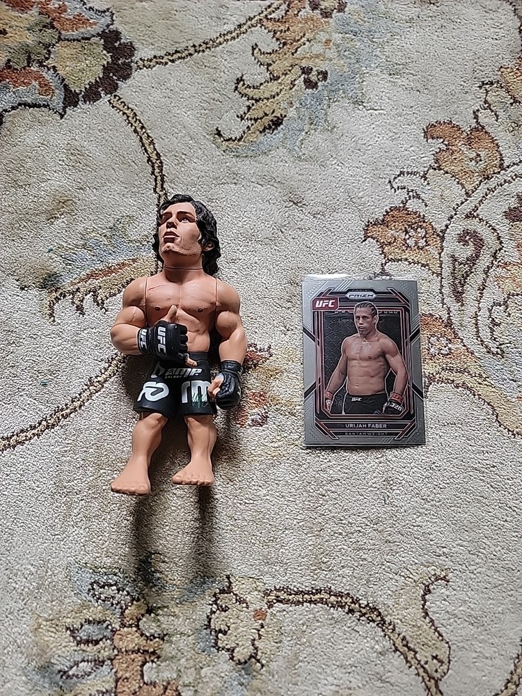 Round 5 URIJAH California Kid FABER UFC Figure W/ Panini Prizm Card Sleved Mint