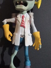 Plants vs. Zombies Garden Warfare Diamond Select Zombie Scientist Incomplete