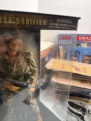 Marvel Studios 12″ Collector’s Edition Army Wolverine 2002 Toy Biz Box Damage