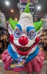 Trick Or Treat Studios Killer Klowns From Outer Space Vinyl Jumbo Mini Bust Bank