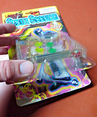 Finger Skate Scooter Die Cast Metal Toy Used/Plastic Bubble Separating From Card