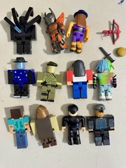 R0BL0X Mini Figures Various Lot Of 11 w/few Accessories – RARE ?
