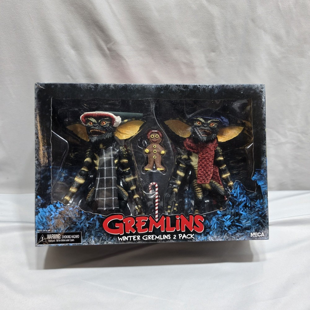 Gremlins: Christmas Carol Winter Scene – Clothed 7″ Scale Action Figures Set of