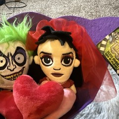 BEETLEJUICE & LYDIA Valentine’s Day 13″ Plush Bouquet Brand New With Tag