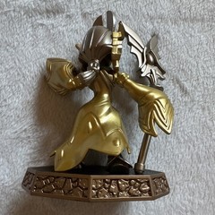 Activision Skylanders Aurora Gold Action Figure w/ Staff & Base