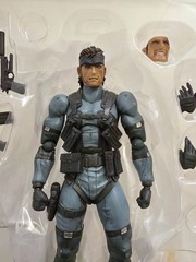 Max Factory Metal Gear Solid 2: Solid Snake Figma 243 Authentic Action Figure