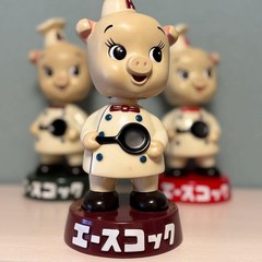 Limited Edition [Acecook Pig] Wobble Head Figure, Azuki Bean Colored Base, Toys