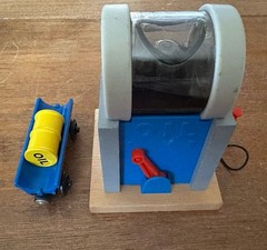 Learning Curve Wooden Thomas the Train Sodor Oil Depot with Oil Barrel & Car!