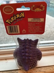 NEW, FACTORY SEALED 1999 POKEMON PURPLE GENGAR NINTENDO ALPI SILICONE SQUEEZIES